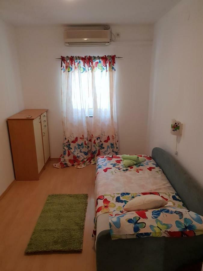 Apartman Dora Šmrika Exterior foto